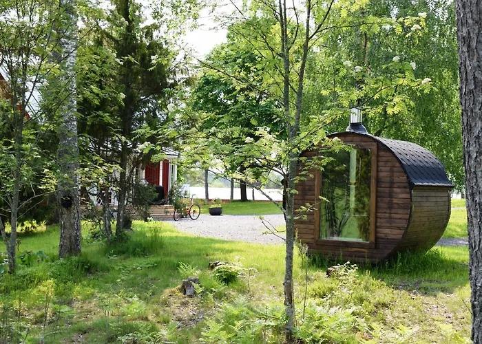 Skogsbacka Torp Villa *